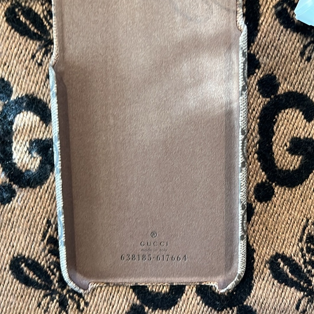Gucci phone case - Picture 8 of 9